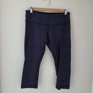 Wunder Under Crop *Reversible colour: cadet blue/black Size: 10